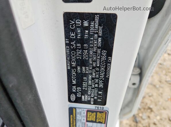 3KPF24AD3KE078649 2019 KIA FORTE White Vista del compartimento del motor