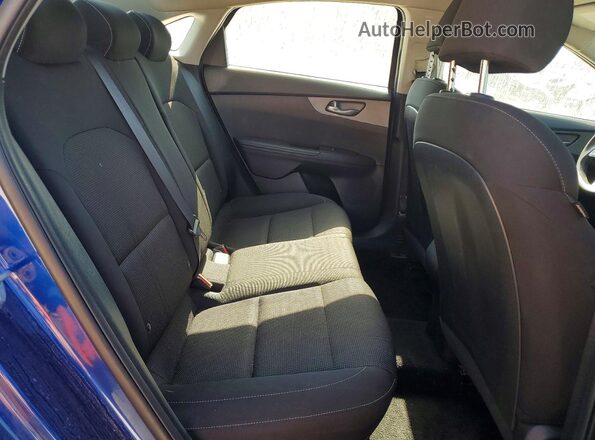 3KPF24AD3ME273220 2021 KIA FORTE Синий Вид задних сидений