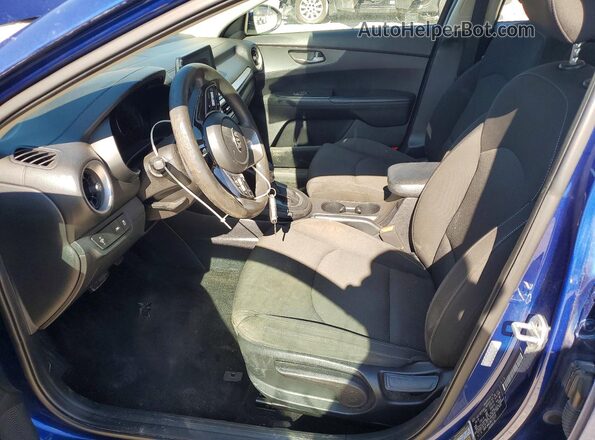 3KPF24AD3ME273220 2021 KIA FORTE Синий Вид салона спереди