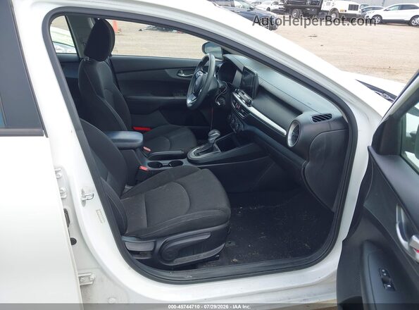 3KPF24AD3ME308502 2021 KIA FORTE White წინა სალონის ხედი