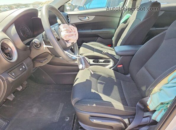 3KPF24AD3ME370269 2021 KIA FORTE Белый Вид салона спереди