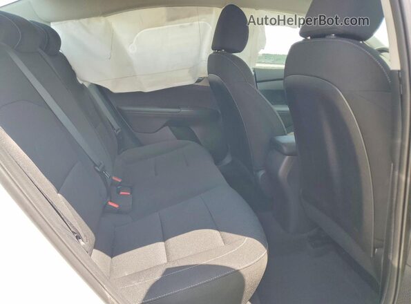 3KPF24AD3ME389789 2021 KIA FORTE Белый Вид задних сидений