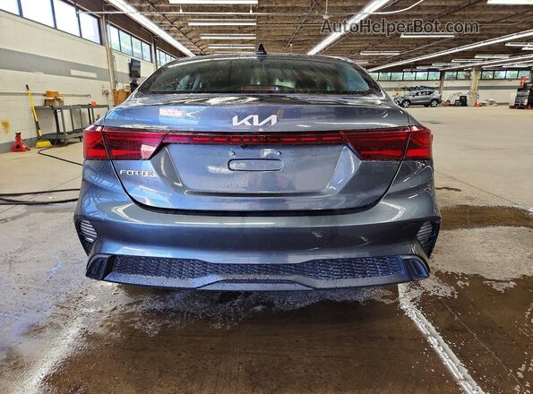 3KPF24AD3NE439656 2022 KIA FORTE Gray უკანა ხედი