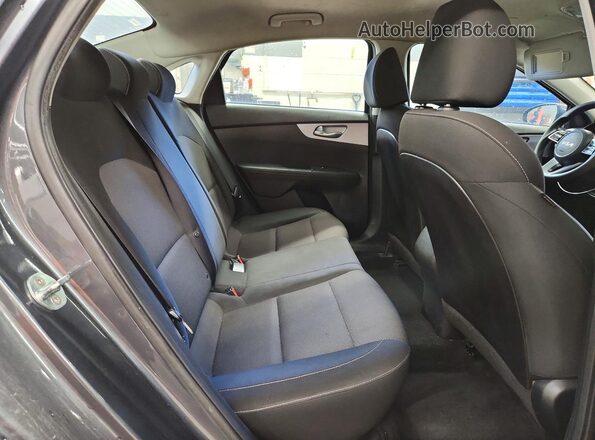 3KPF24AD3NE439656 2022 KIA FORTE Gray უკანა სავარძლების ხედი