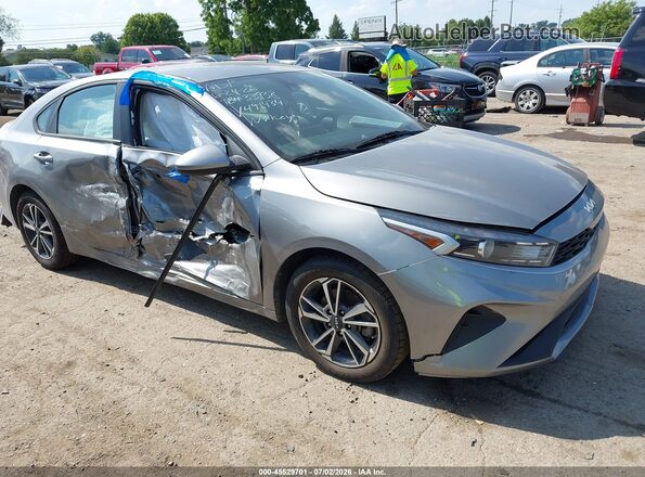 3KPF24AD3NE491434 2022 KIA FORTE Gray უკანა სალონის ხედი
