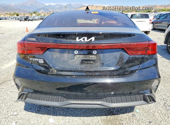 3KPF24AD3PE508185 2023 KIA FORTE Black Widok z tyłu