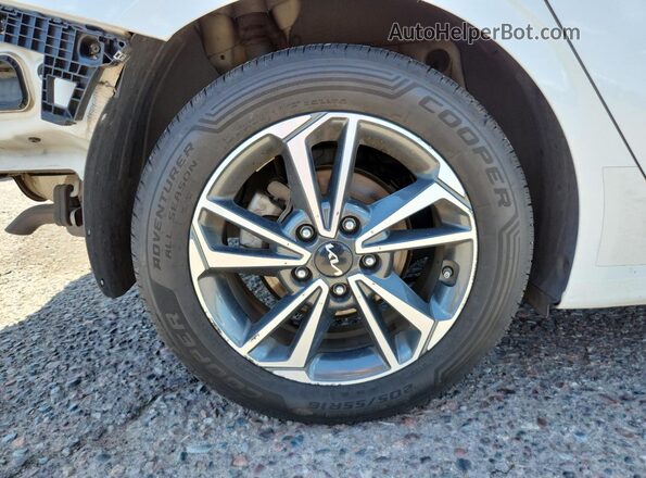 3KPF24AD3PE600364 2023 KIA FORTE White 