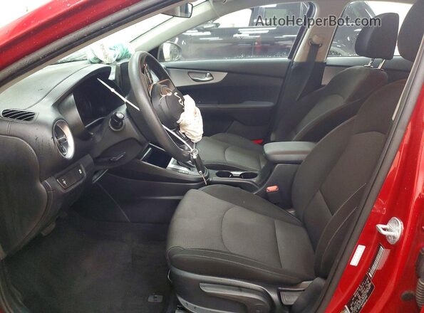 3KPF24AD3PE610666 2023 KIA FORTE Красный Вид салона спереди