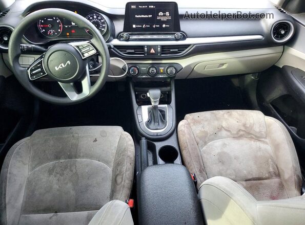 3KPF24AD3PE638659 2023 KIA FORTE Черный Вид панели приборов