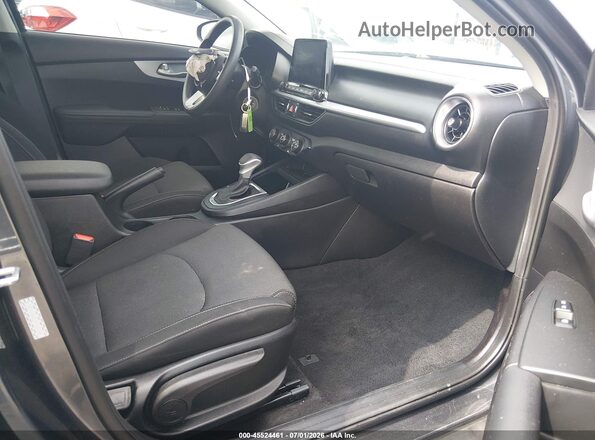 3KPF24AD3PE640458 2023 KIA FORTE Black Вид салону спереду