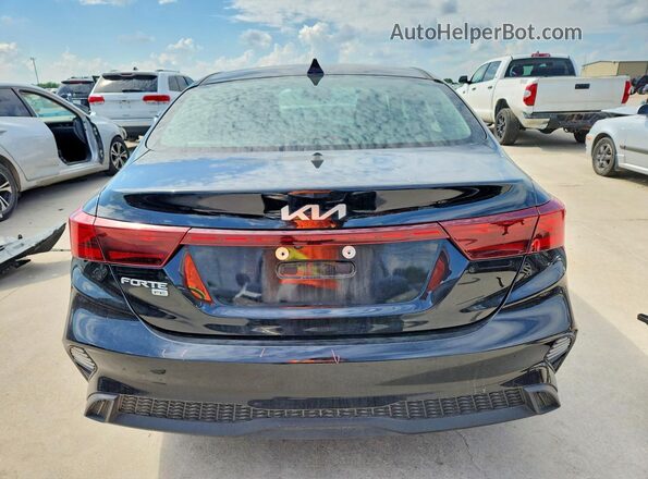 3KPF24AD3PE645644 2023 KIA FORTE Black Rear view