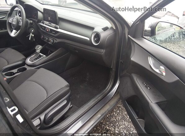 3KPF24AD3PE685772 2023 KIA FORTE Gray წინა სალონის ხედი