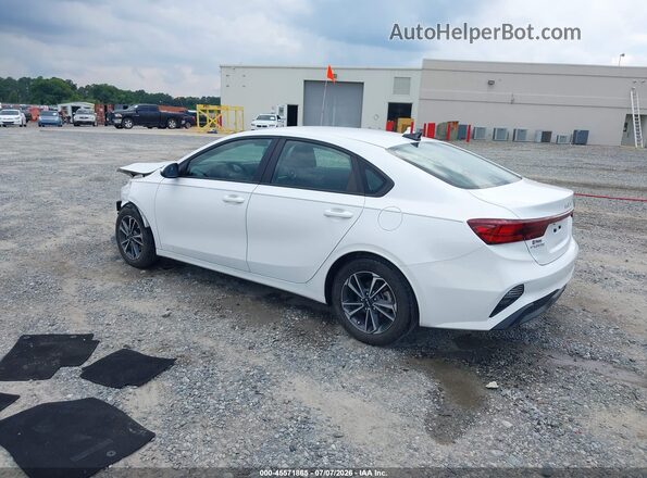 3KPF24AD3RE733130 2024 KIA FORTE White Trasero izquierdo