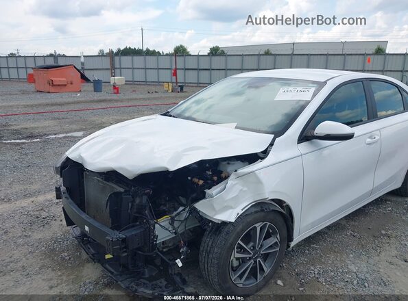 3KPF24AD3RE733130 2024 KIA FORTE White Vista frontal