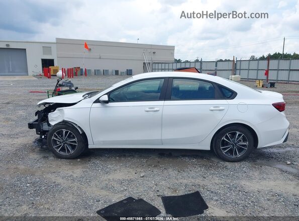 3KPF24AD3RE733130 2024 KIA FORTE White 
