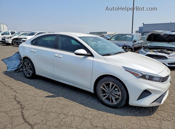 3KPF24AD3RE737548 2024 KIA FORTE Белый Передняя правая четверть