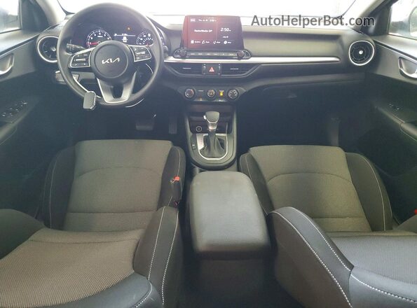 3KPF24AD3RE737548 2024 KIA FORTE Белый Вид панели приборов