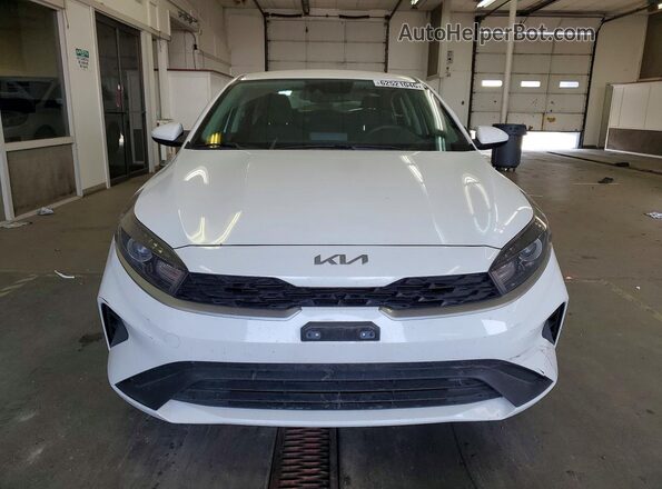 3KPF24AD3RE737548 2024 KIA FORTE Белый Вид спереди