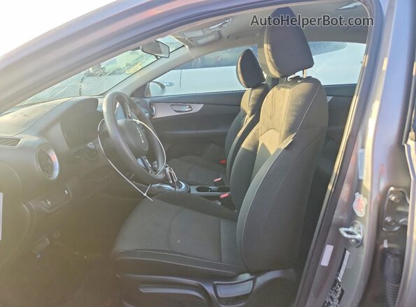 3KPF24AD3RE748940 2024 KIA FORTE Silver Front interior view