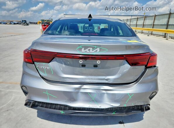 3KPF24AD3RE748940 2024 KIA FORTE Silver Rear view