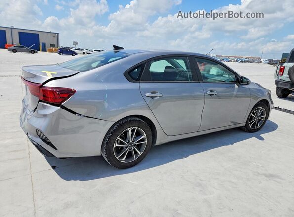 3KPF24AD3RE748940 2024 KIA FORTE Silver Rear right
