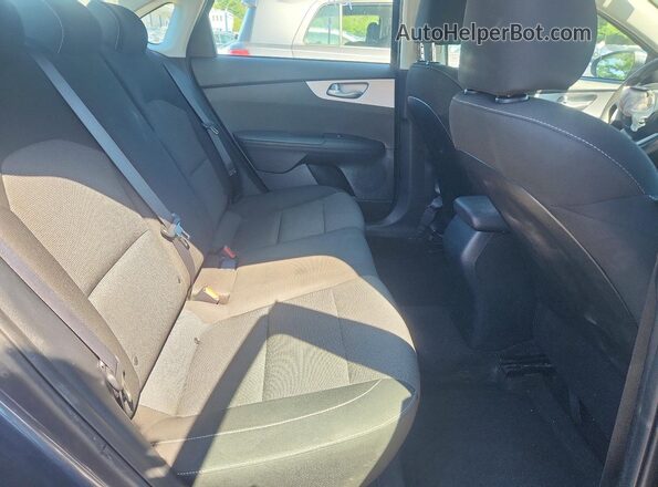 3KPF24AD3RE755029 2024 KIA FORTE Gray უკანა სავარძლების ხედი