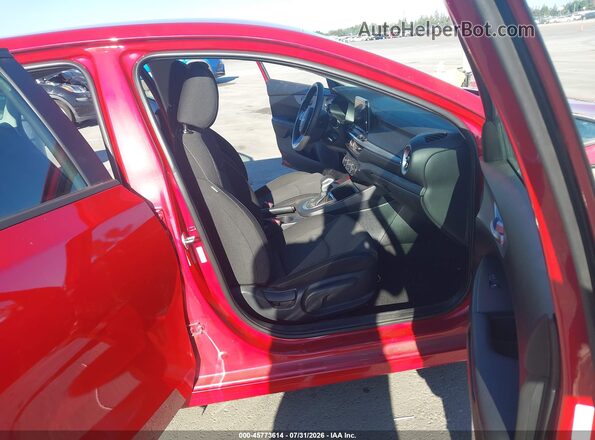 3KPF24AD3RE758318 2024 KIA FORTE Red Widok wnętrza z przodu