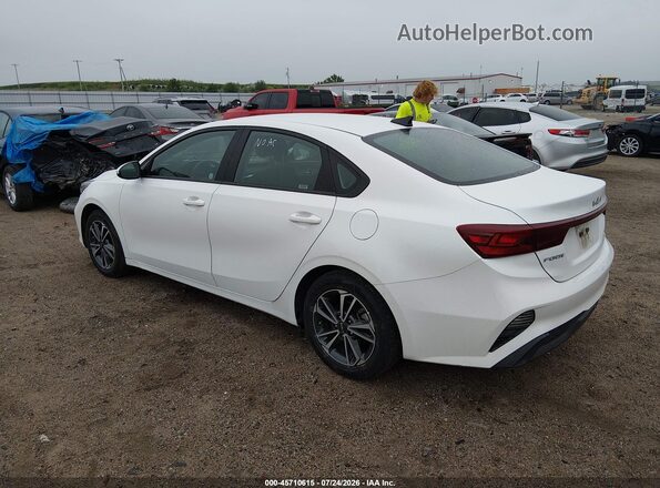 3KPF24AD3RE765897 2024 KIA FORTE White Trasero izquierdo