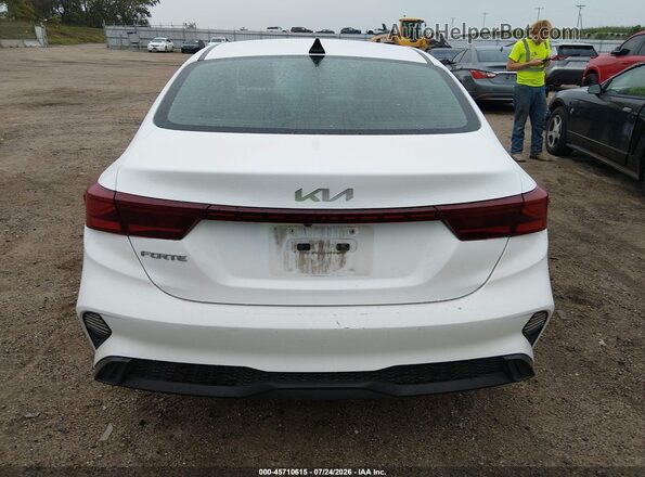 3KPF24AD3RE765897 2024 KIA FORTE White 