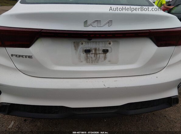 3KPF24AD3RE765897 2024 KIA FORTE White Vista frontal