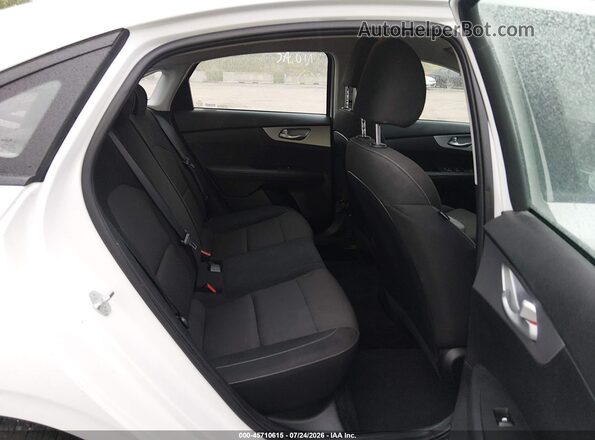 3KPF24AD3RE765897 2024 KIA FORTE White Vista de la etiqueta del VIN