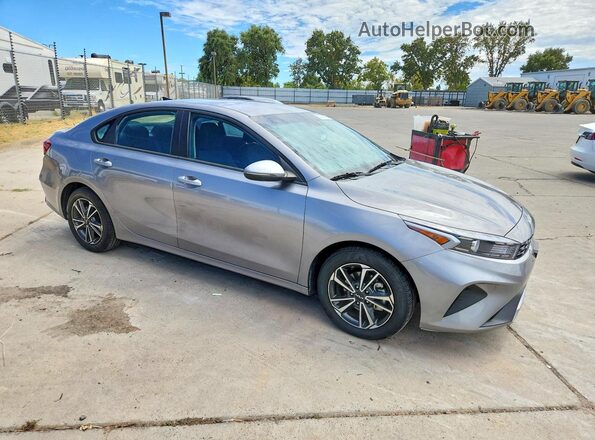 3KPF24AD3RE827072 2024 KIA FORTE Silver Przód prawy