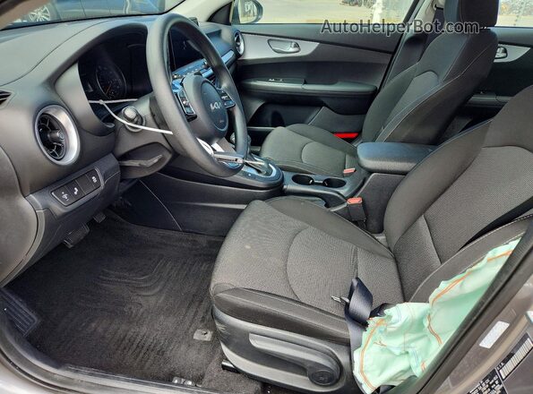 3KPF24AD3RE827072 2024 KIA FORTE Silver Widok wnętrza z przodu