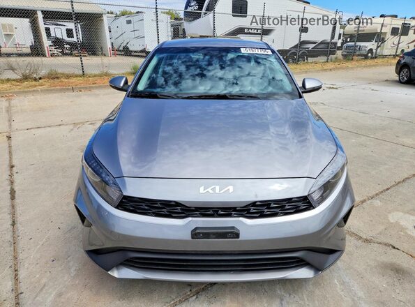 3KPF24AD3RE827072 2024 KIA FORTE Silver Widok z przodu