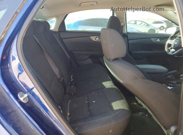3KPF24AD4KE072391 2019 KIA FORTE Blue Widok tylnych siedzeń