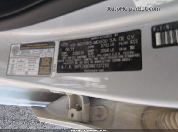 3KPF24AD4KE137210 2019 KIA FORTE Silver Vista del compartimento del motor