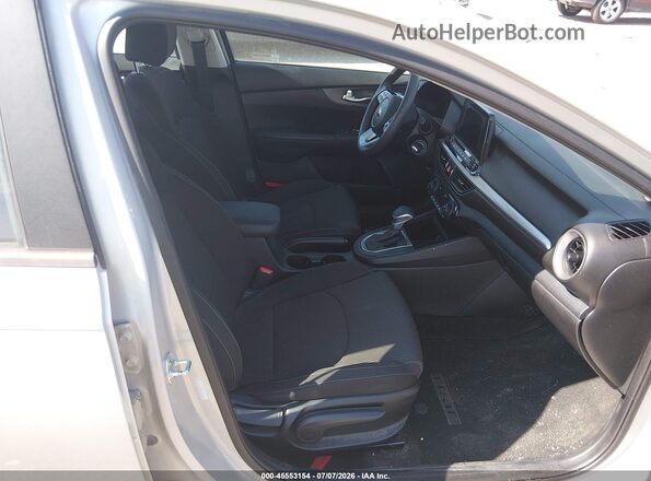 3KPF24AD4KE137210 2019 KIA FORTE Silver Vista interior delantera