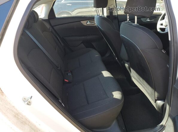 3KPF24AD4LE181659 2020 KIA FORTE White Вид задніх сидінь