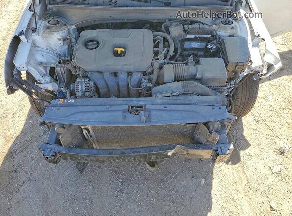 3KPF24AD4ME265319 2021 KIA FORTE White Vista interior trasera