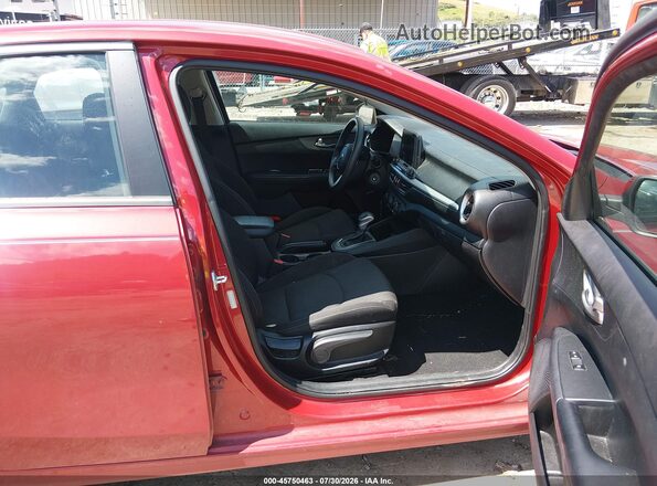 3KPF24AD4ME314213 2021 KIA FORTE Red Вид салону спереду