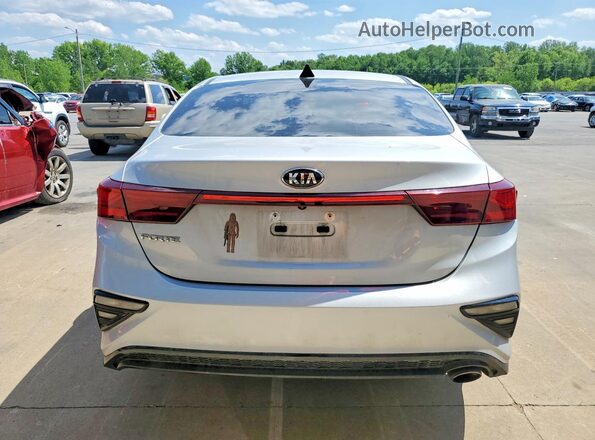 3KPF24AD4ME318116 2021 KIA FORTE Серебряный Вид сзади