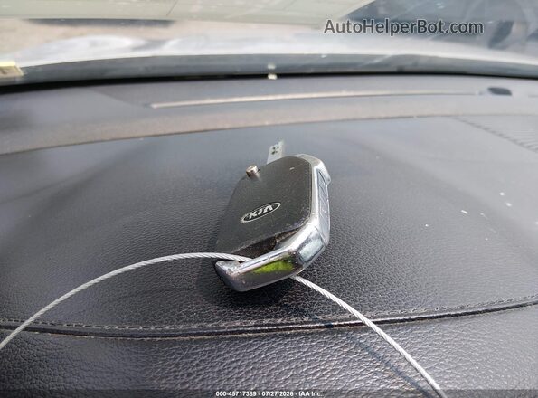 3KPF24AD4ME369826 2021 KIA FORTE Silver Dashboard view