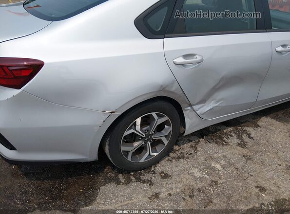 3KPF24AD4ME369826 2021 KIA FORTE Silver Front view