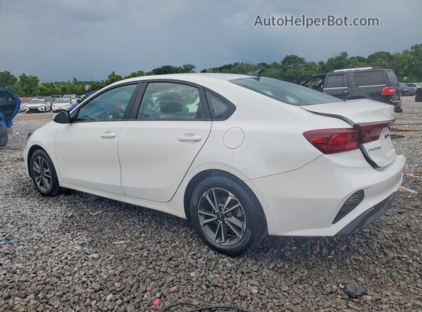 3KPF24AD4NE503901 2022 KIA FORTE White Trasero izquierdo