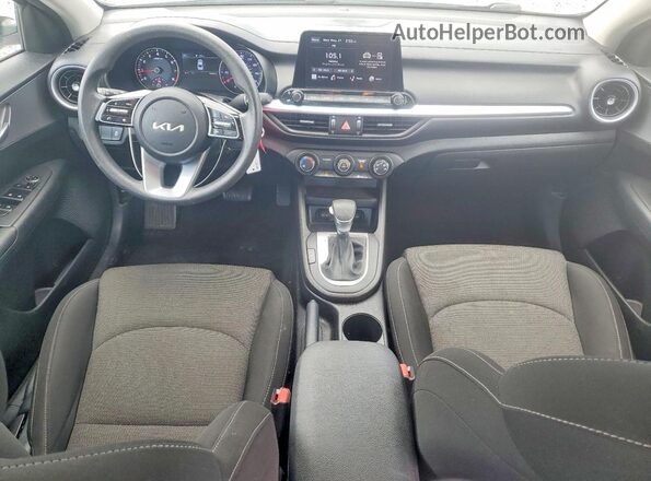 3KPF24AD4NE503901 2022 KIA FORTE White Vista del salpicadero