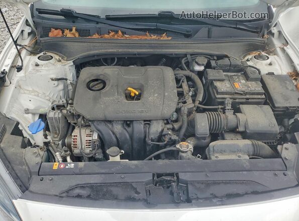 3KPF24AD4NE503901 2022 KIA FORTE White Vista interior trasera