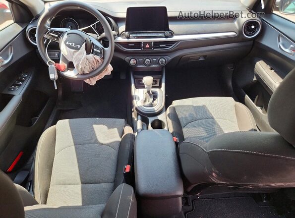 3KPF24AD4PE516831 2023 KIA FORTE Red Առջևի վահանակի տեսք