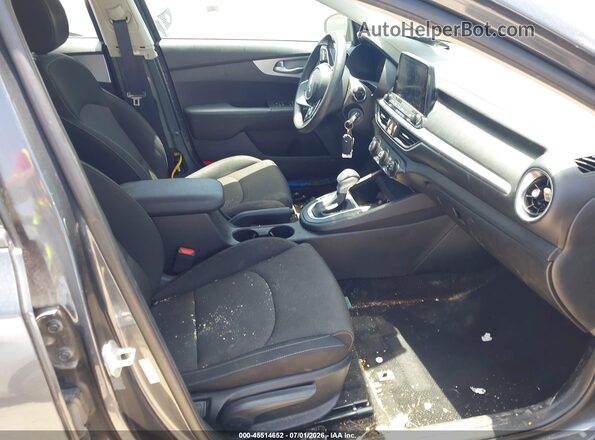 3KPF24AD4PE536688 2023 KIA FORTE Gray Вид салону спереду