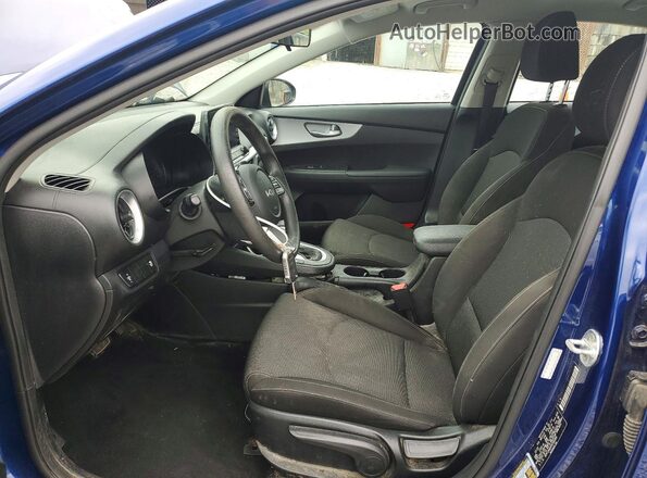 3KPF24AD4PE580366 2023 KIA FORTE Blue წინა სალონის ხედი