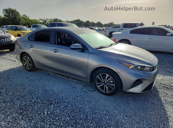 3KPF24AD4PE587978 2023 KIA FORTE Gray Przód prawy